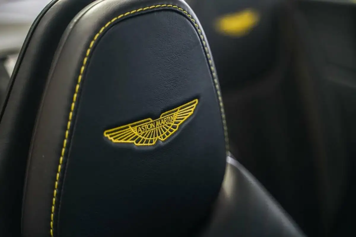 2018-aston-martin-db11-40-v8-big-15