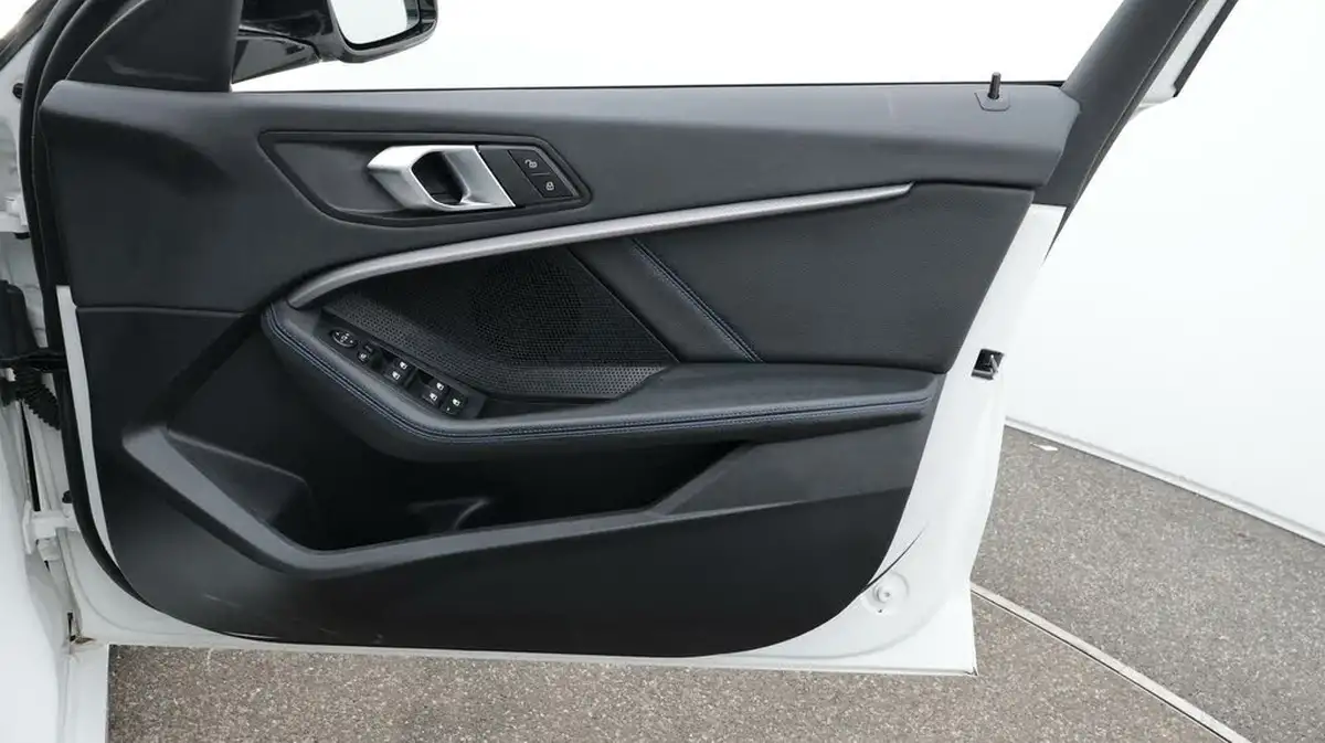 2023-bmw-1-series-15-118i-m-sport-lcp-dct-big-15
