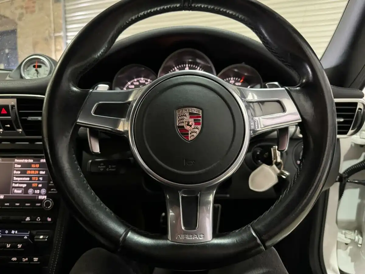 2011-porsche-911-38-carrera-s-rwd-coupe-pdk-big-23