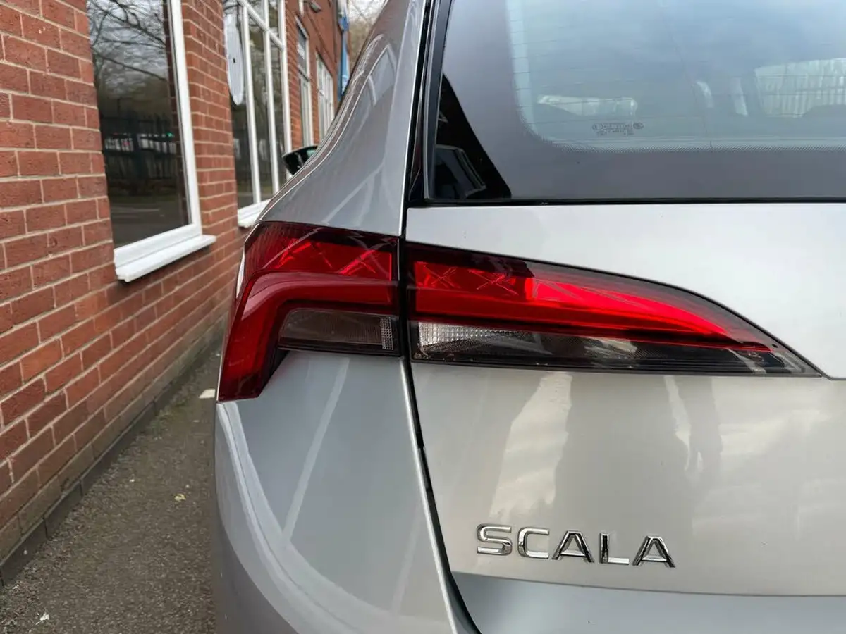 2019-skoda-scala-10-tsi-se-115ps-big-11