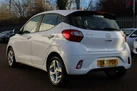 2022-hyundai-i10-12-se-connect-auto-small-6