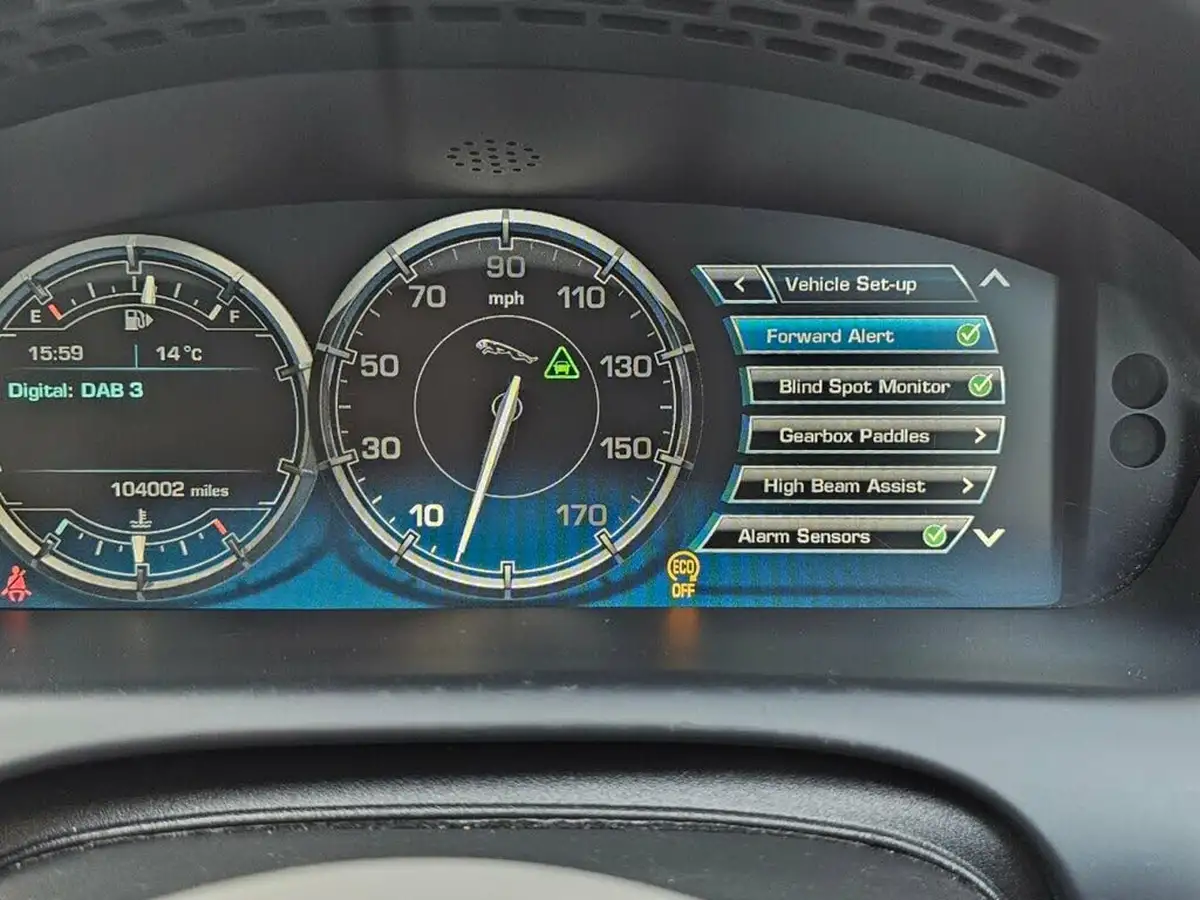 2014-jaguar-xj-series-30td-xj-portfolio-swb-auto-big-24
