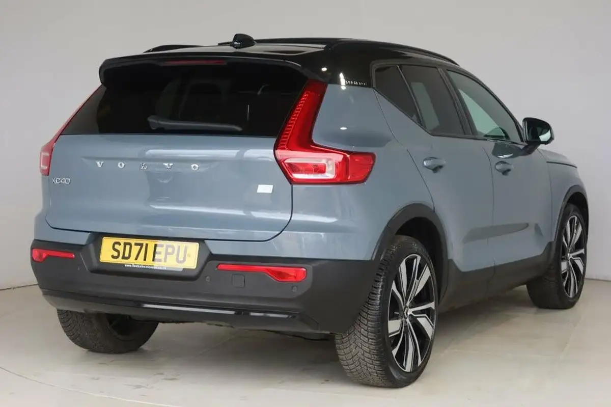 2021-volvo-c40-e-twin-recharge-pro-big-15