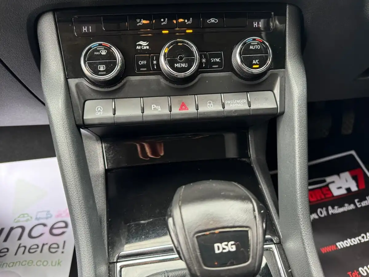 2018-skoda-karoq-15-tsi-se-technology-act-dsg-big-57