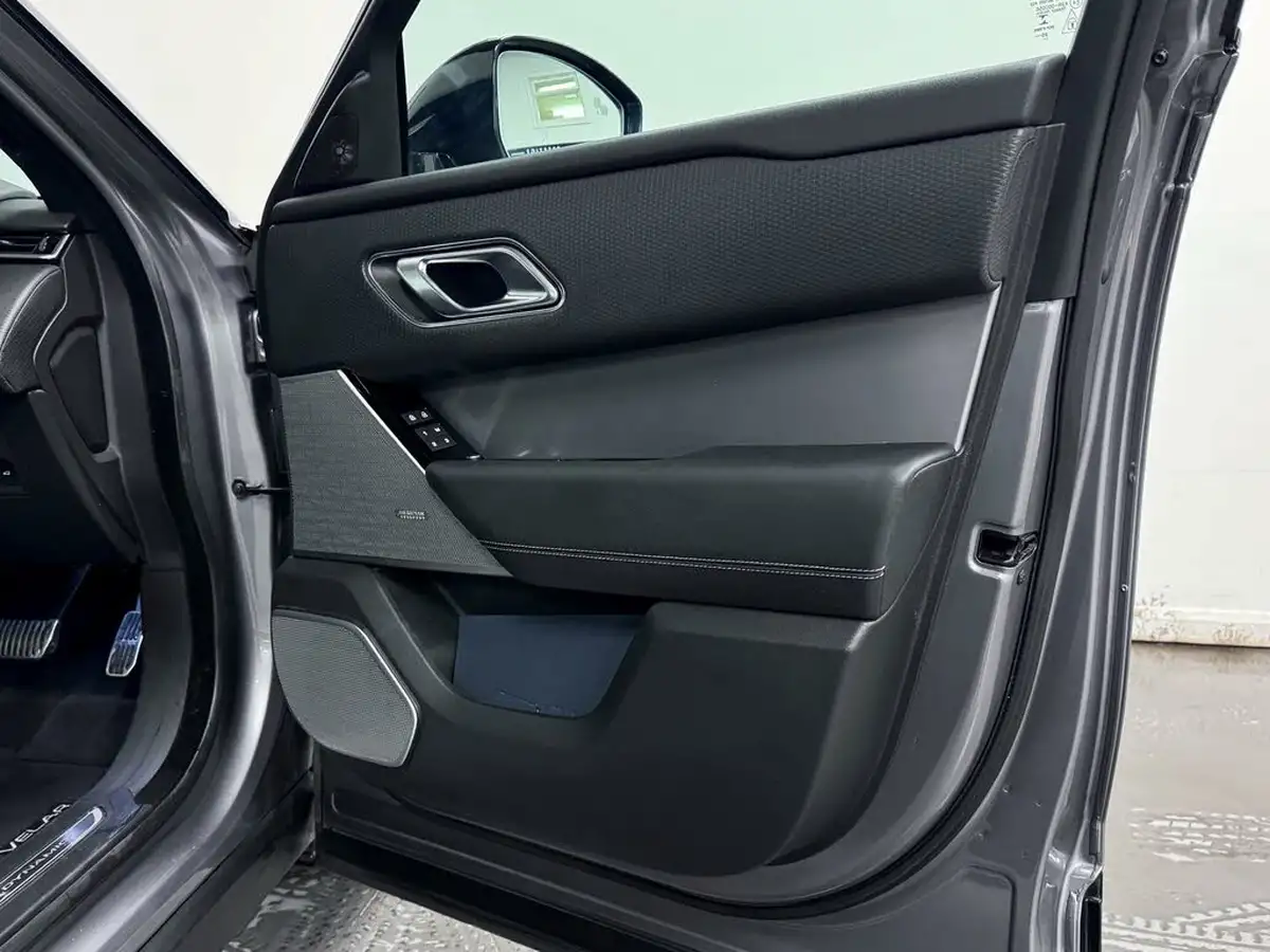 2021-land-rover-range-rover-velar-20-d200-velar-edition-big-20