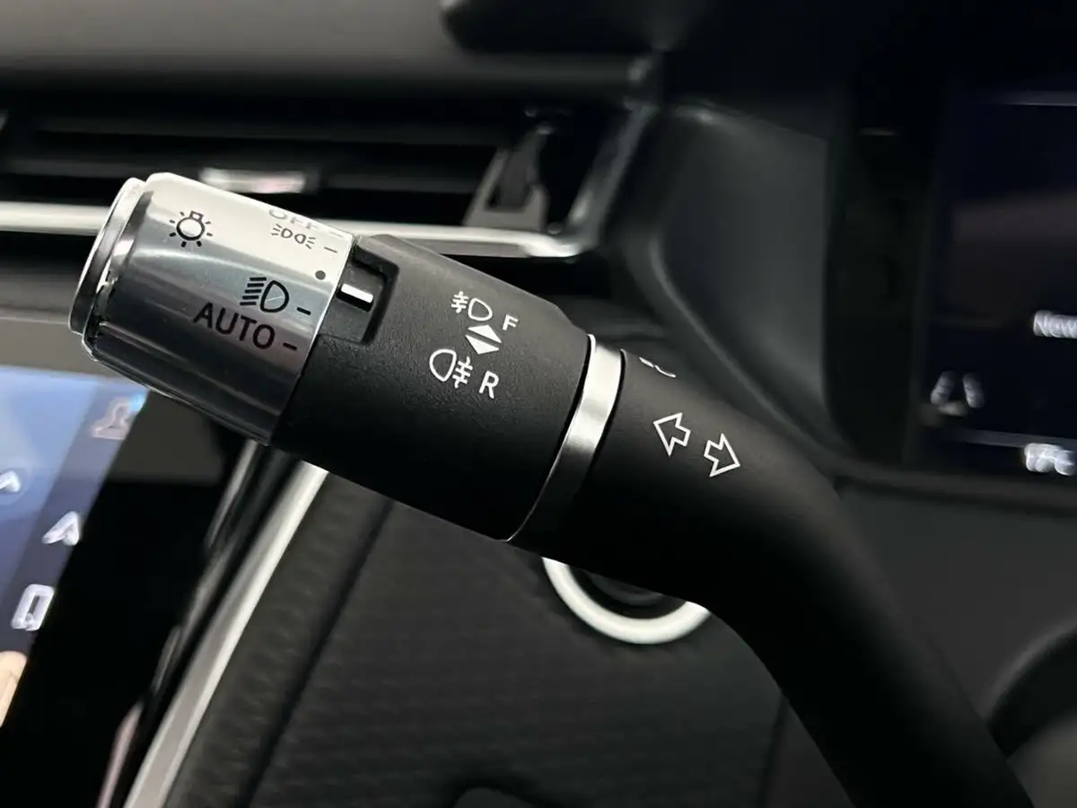 2021-land-rover-range-rover-velar-20-d200-velar-edition-big-21