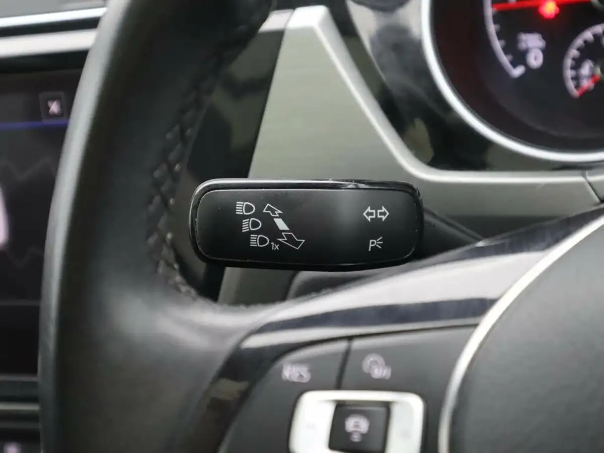 2018-volkswagen-touran-16tdi-se-family-big-33