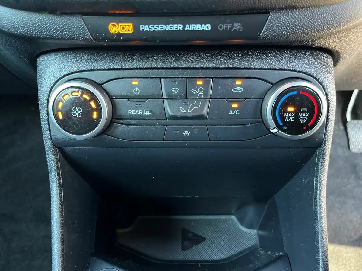 2022-ford-fiesta-10t-st-line-100ps-5d-big-28