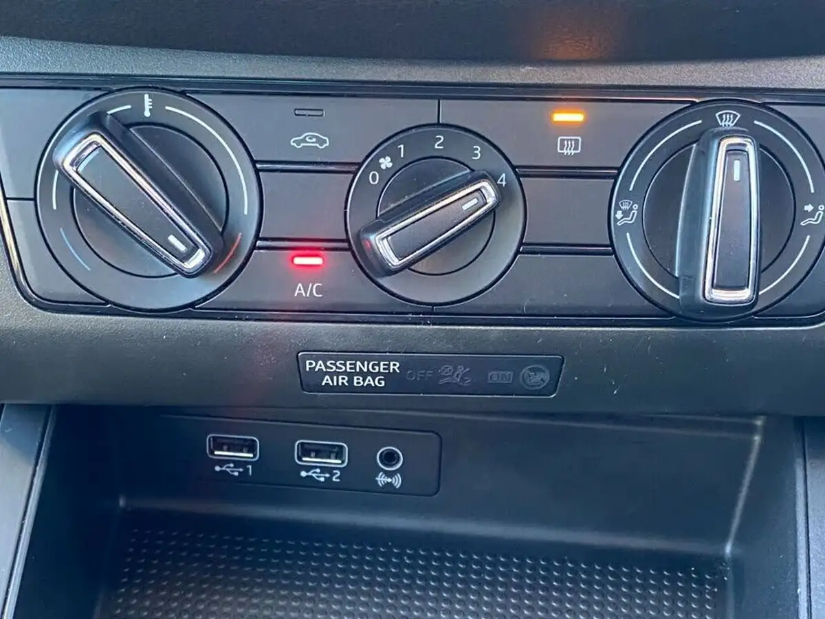 2019-seat-ibiza-10-mpi-fr-big-49