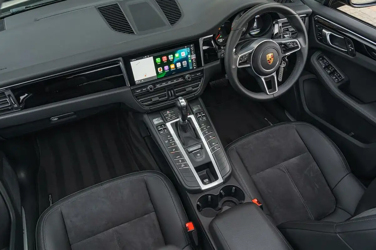 2020-porsche-macan-30-s-big-33