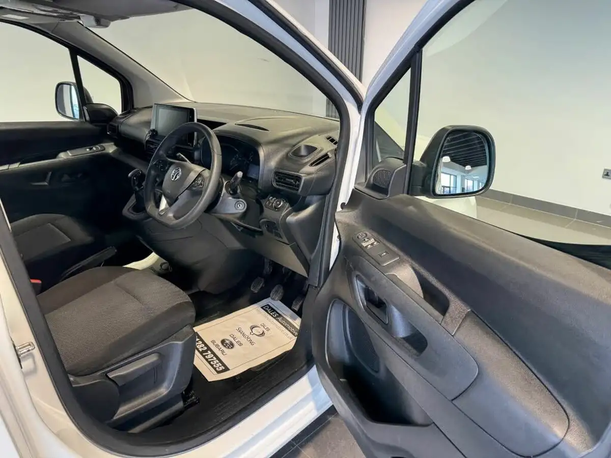 2020-vauxhall-combo-15cdti-sportive-2300-100pseu6dt-l1h1-panel-big-11