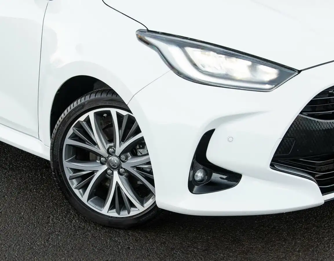 2022-toyota-yaris-15-vvt-i-excel-big-2