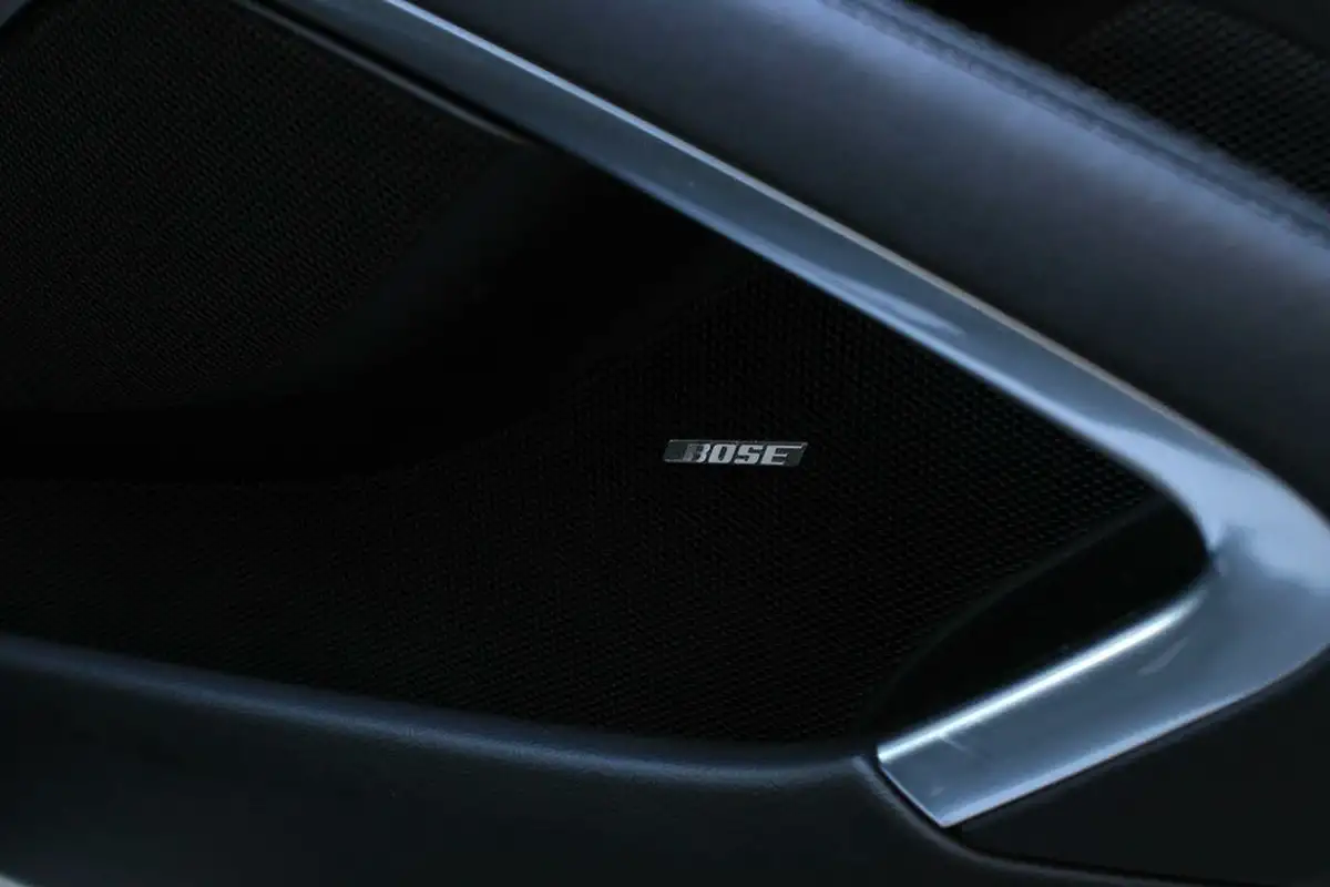 2015-porsche-911-38-turbo-coupe-big-29