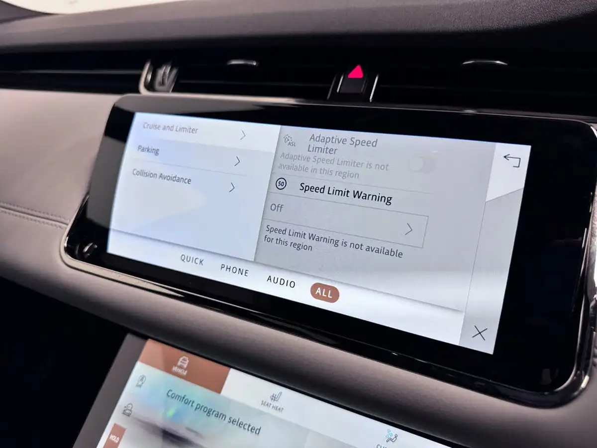 2021-land-rover-range-rover-evoque-15-p300e-r-dynamic-se-big-54