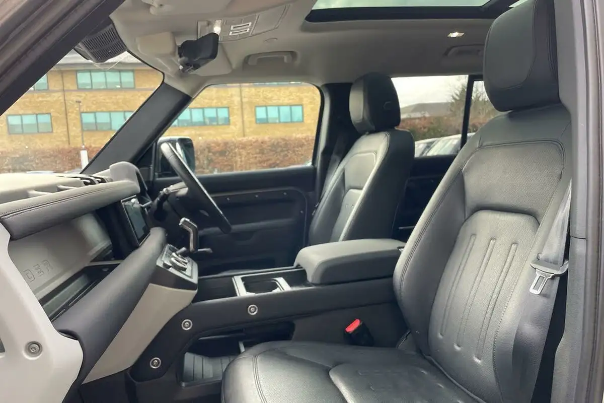 2021-land-rover-110-defender-30-d250-hard-top-s-110-big-36