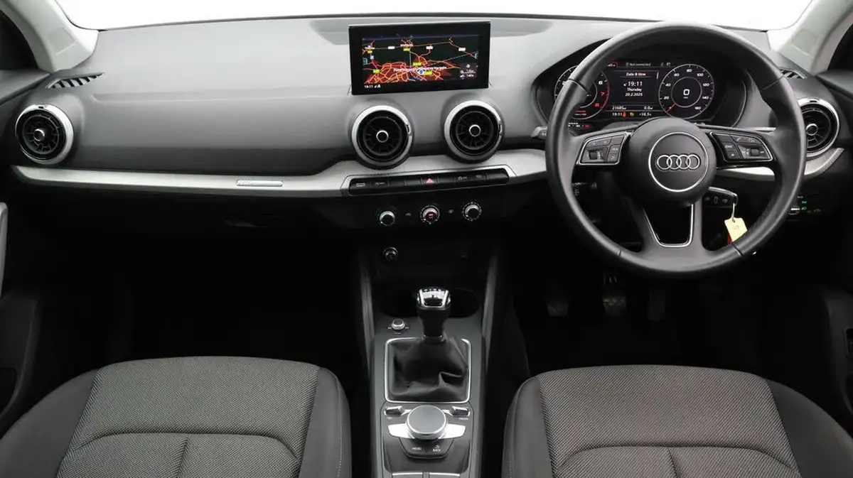 2022-audi-q2-10-30-tfsi-sport-big-13