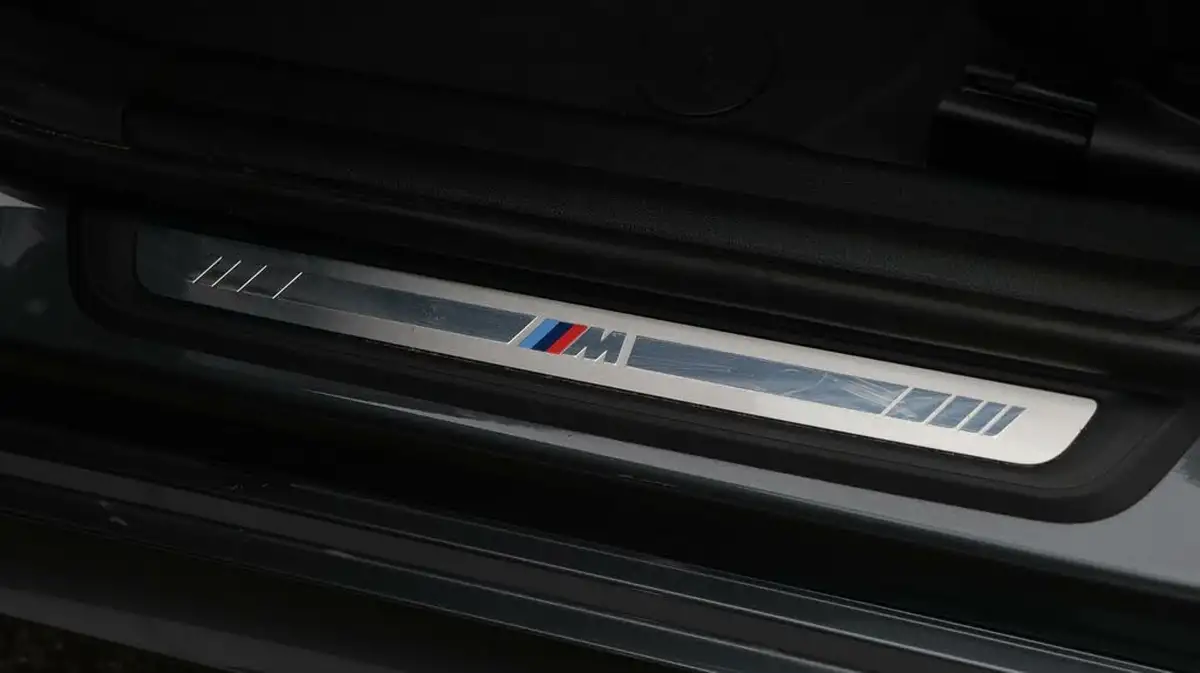 2022-bmw-3-series-20-330e-m-sport-touring-5d-big-21