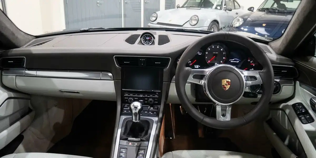 2012-porsche-911-38-carrera-s-400bhp-coupe-big-20