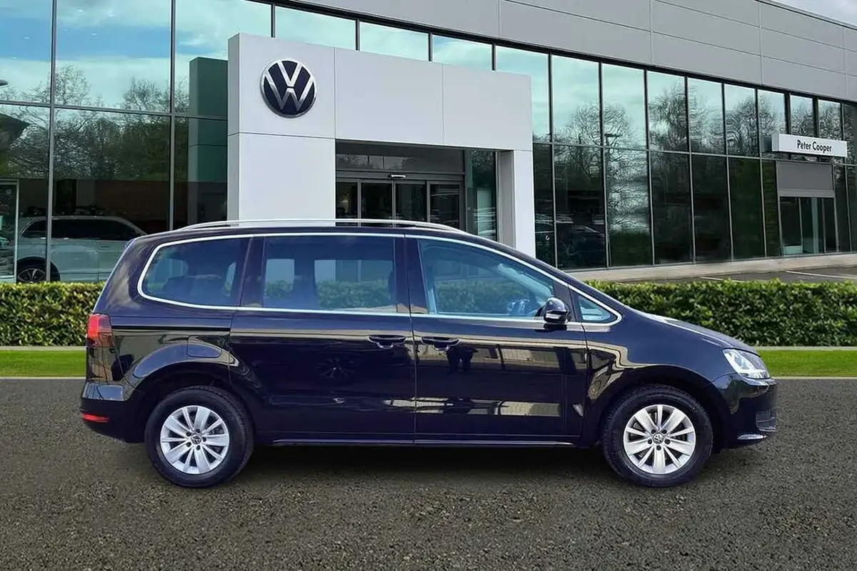 2020-volkswagen-sharan-20tdi-se-nav-150ps-big-3