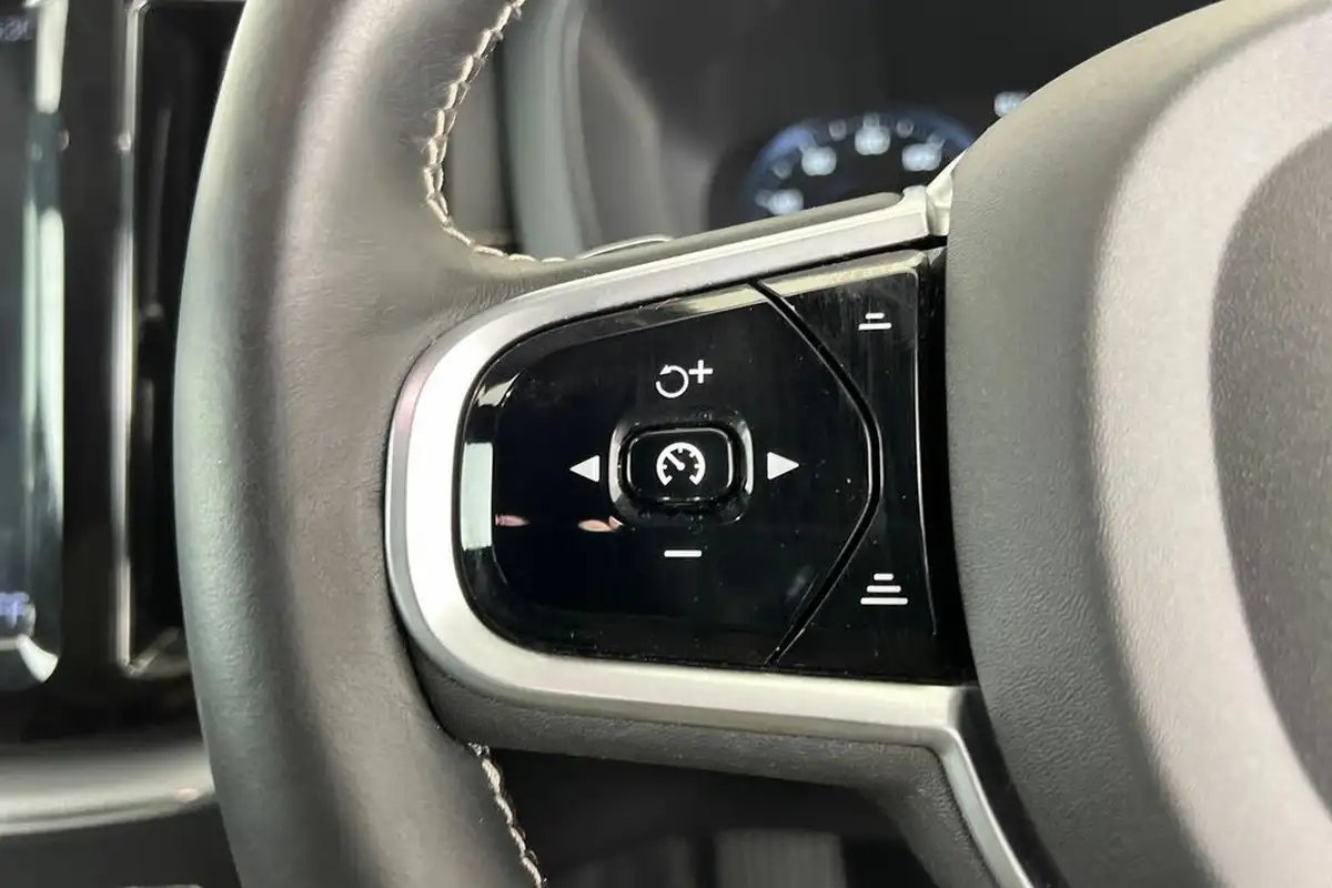 2019-volvo-xc60-20td-b5-r-design-pro-big-10