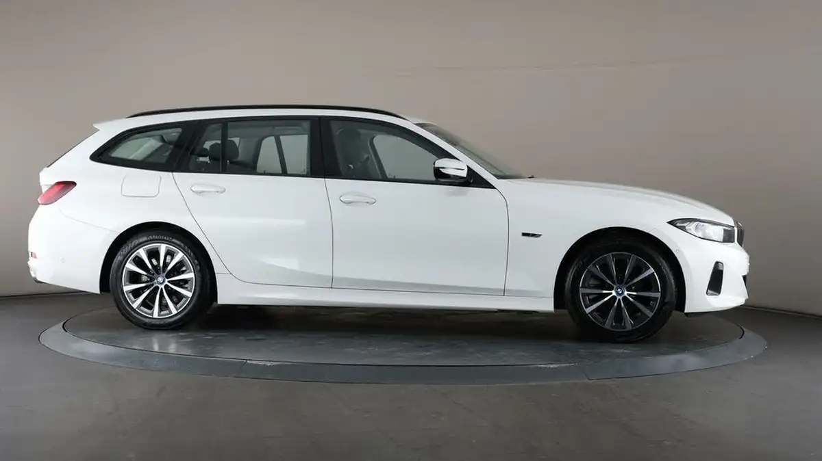 2022-bmw-3-series-20-330e-sport-touring-5d-big-55