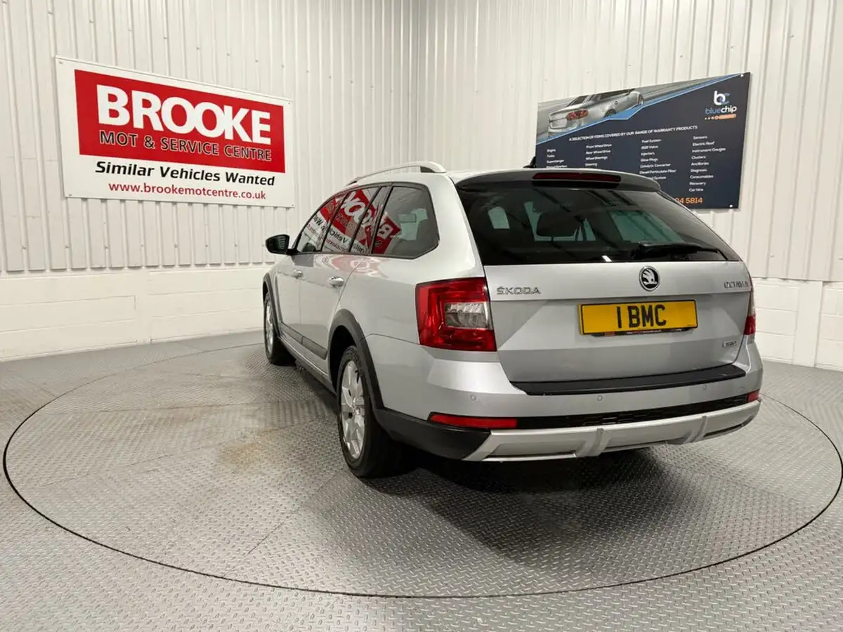 2015-skoda-octavia-20tdi-scout-184ps-dsg-big-6