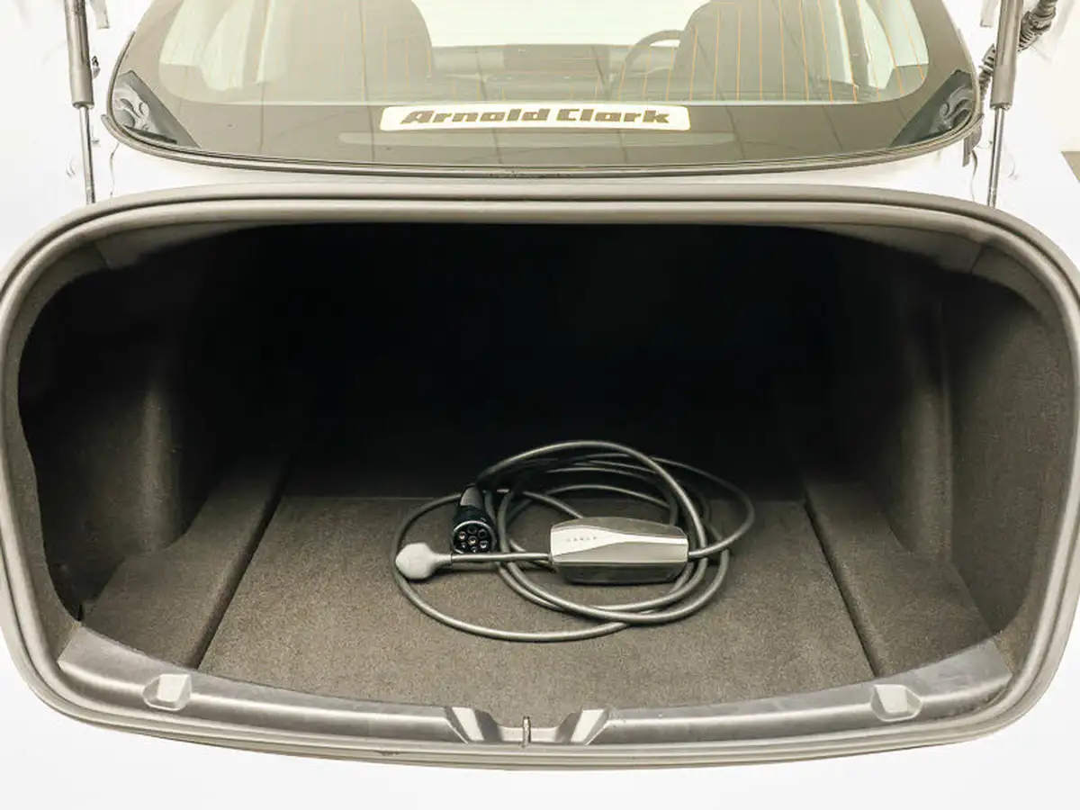 2020-tesla-model-3-e-long-range-big-7