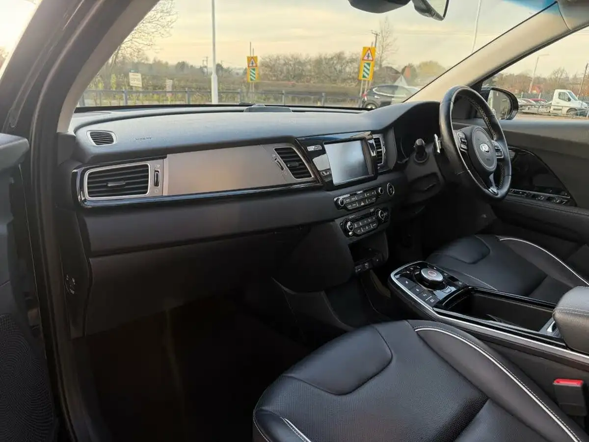 2019-kia-e-niro-ev-first-edition-big-13