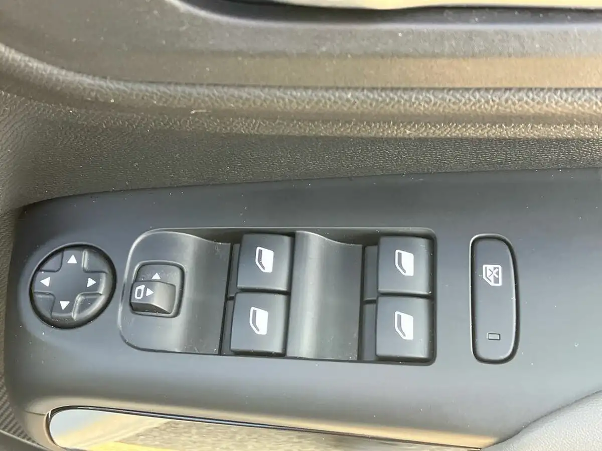 2022-citroen-c5-aircross-12-puretech-shine-ss-eat8-big-20
