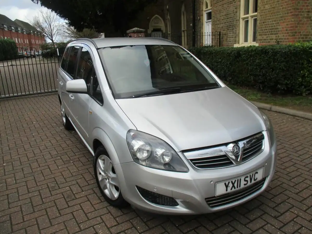 2011-vauxhall-zafira-16-exclusiv-big-0