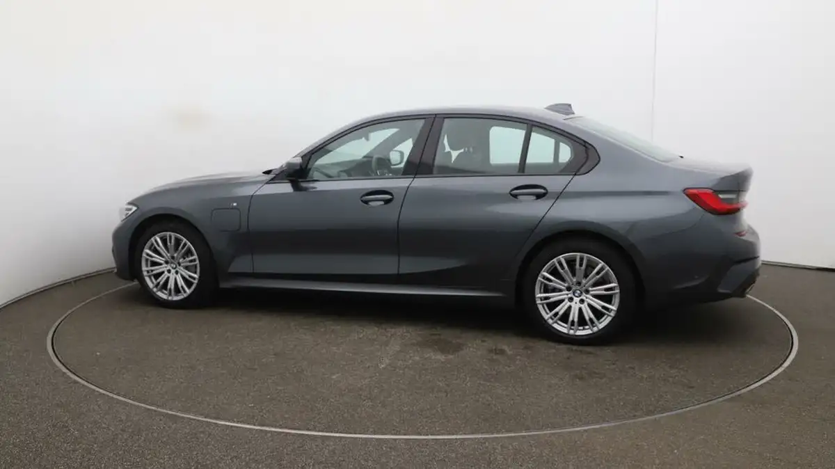 2019-bmw-3-series-20-330e-m-sport-plus-pack-big-57