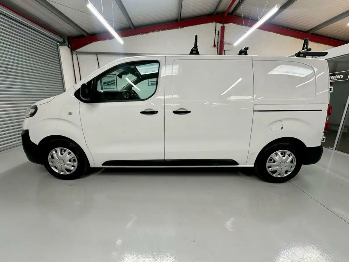 2022-vauxhall-vivaro-15td-2700-l1h1-dynamic-100pseu6d-big-5