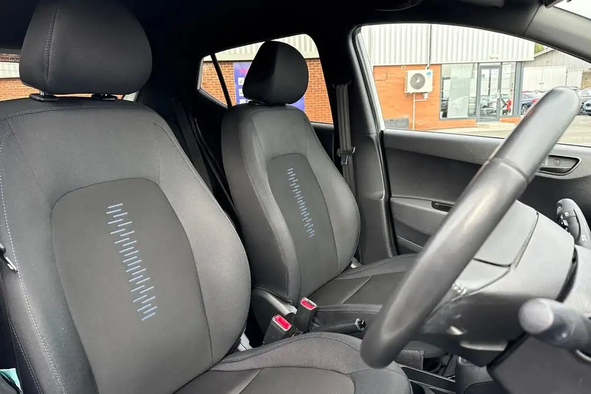2018-hyundai-i10-10-go-se-66ps-big-23