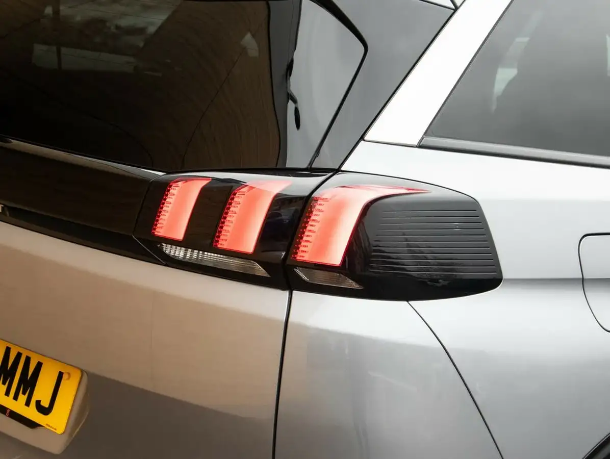 2020-peugeot-5008-suv-12-puretech-allure-eat8-big-5
