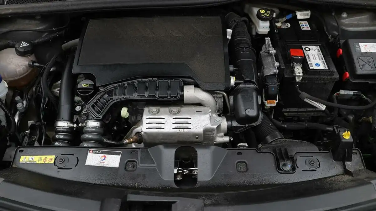 2023-peugeot-2008-suv-12-puretech-allure-big-19