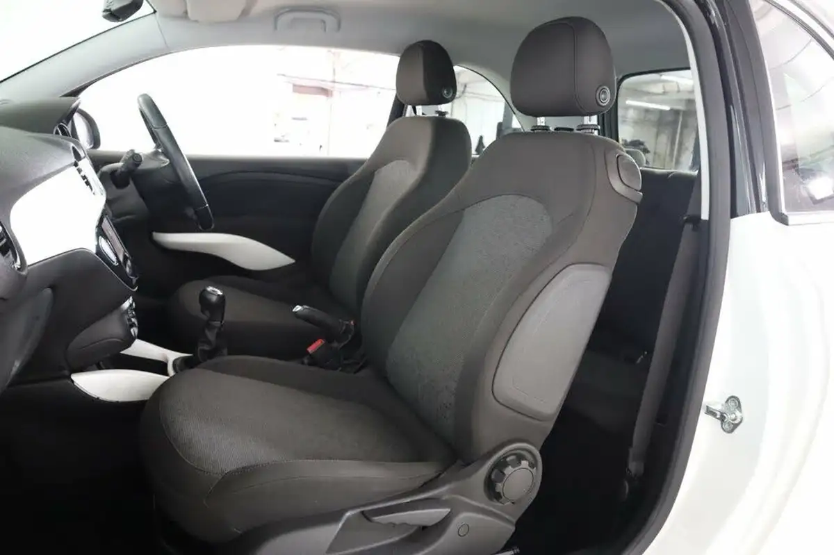 2013-vauxhall-adam-14-jam-87ps-big-35