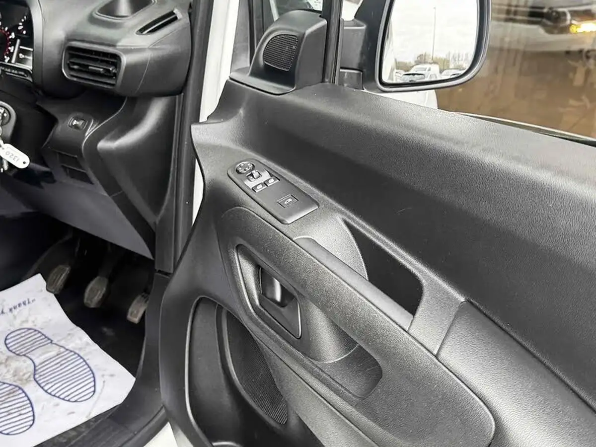 2021-citroen-berlingo-15bluehdi-1000-driver-100pseu6dt-e-ss-big-19