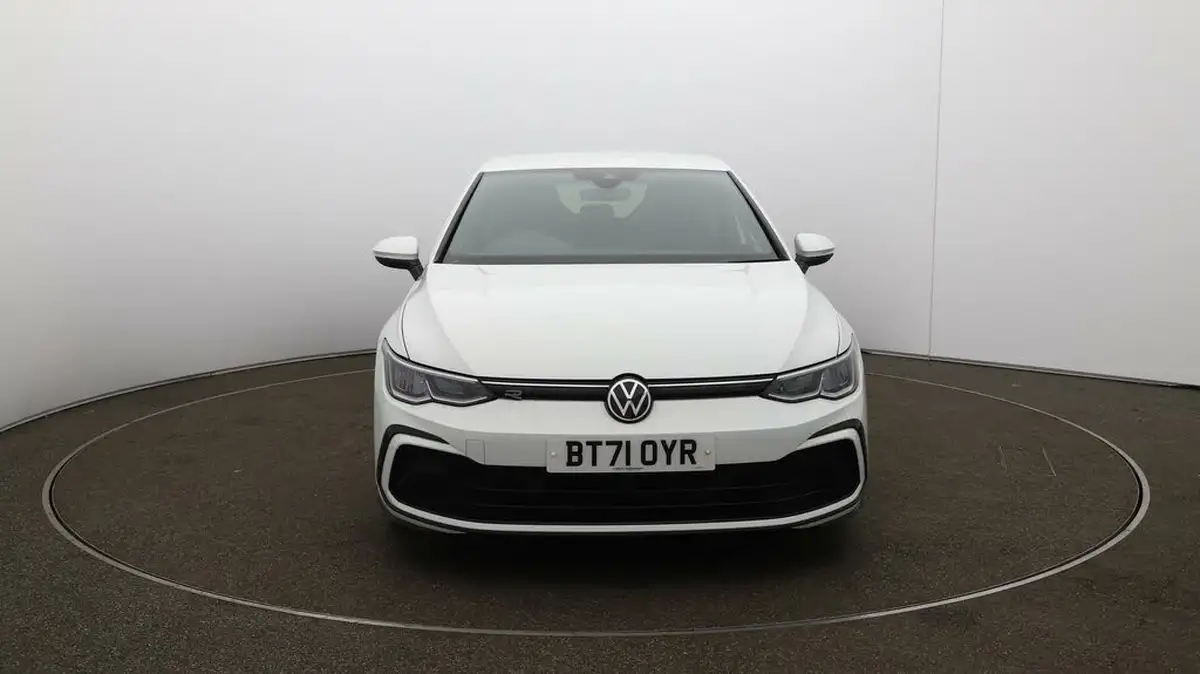 2021-volkswagen-golf-big-31
