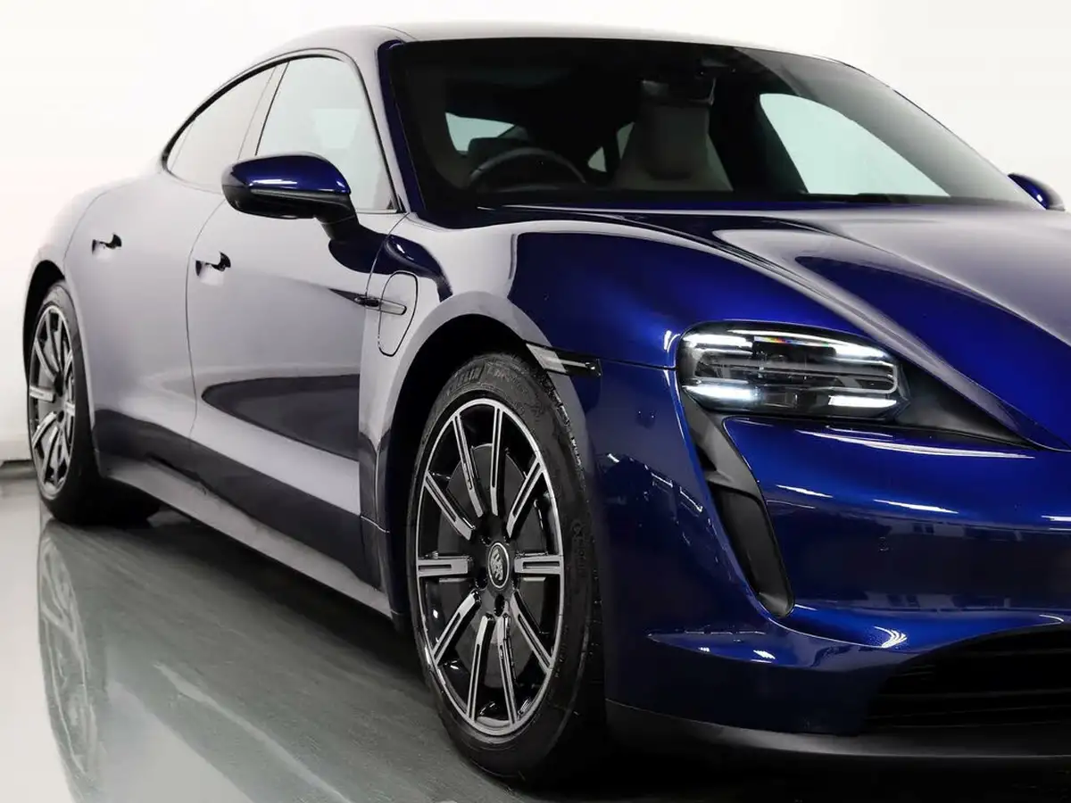 2022-porsche-taycan-e-base-476ps-performance-battery-plus-big-6