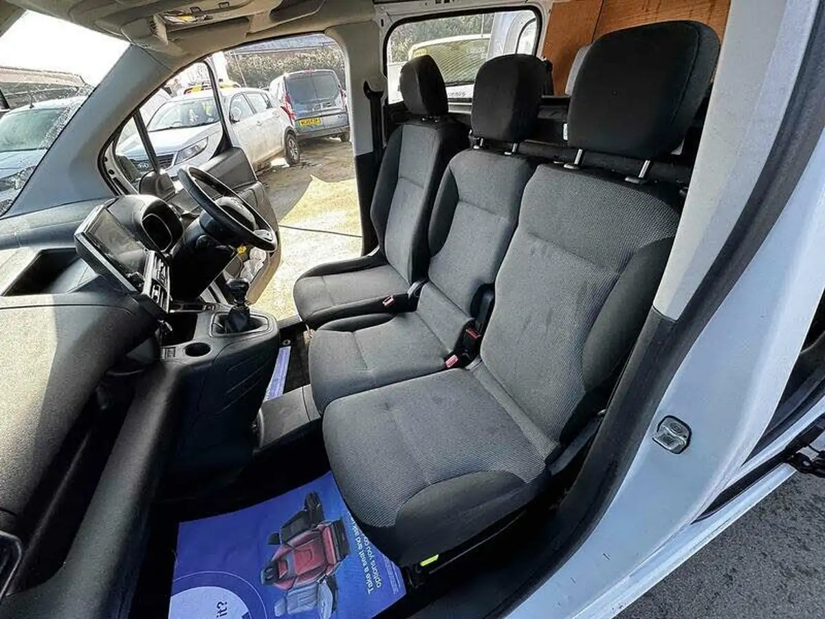2022-toyota-proace-city-15d-icon-l2-big-32