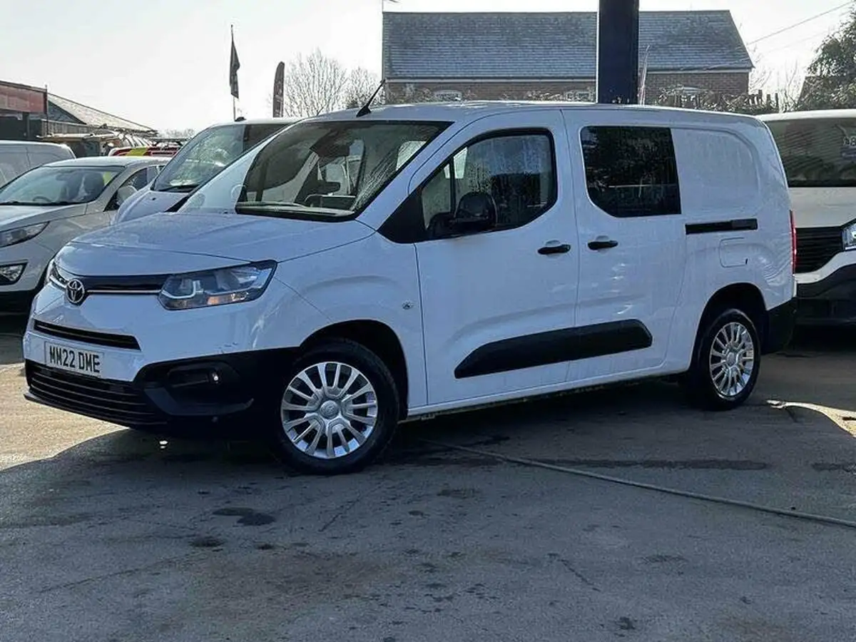 2022-toyota-proace-city-15d-icon-l2-big-8