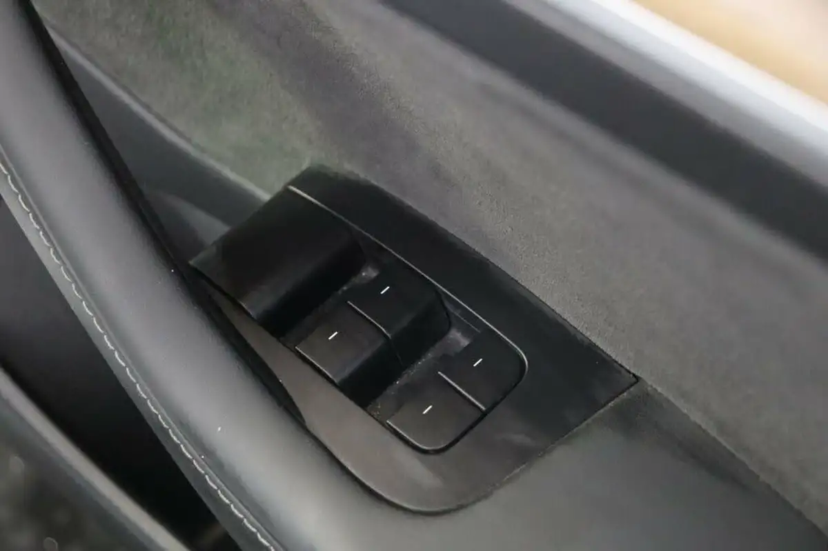 2021-tesla-model-3-e-standard-plus-big-15
