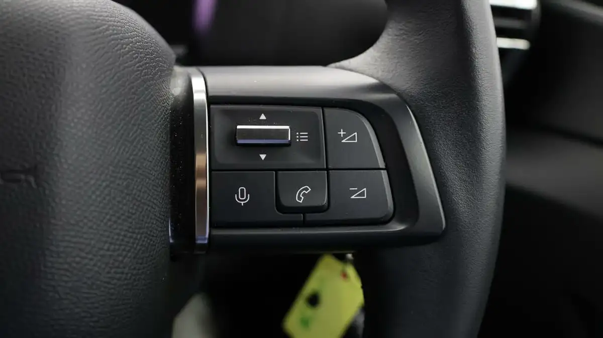 2021-citroen-c4-12-puretech-sense-plus-big-23