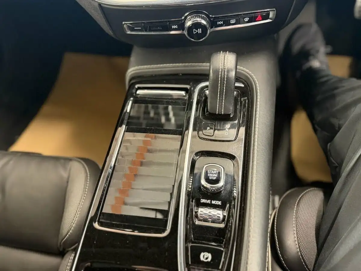 2020-volvo-v60-20-t6-r-design-big-21