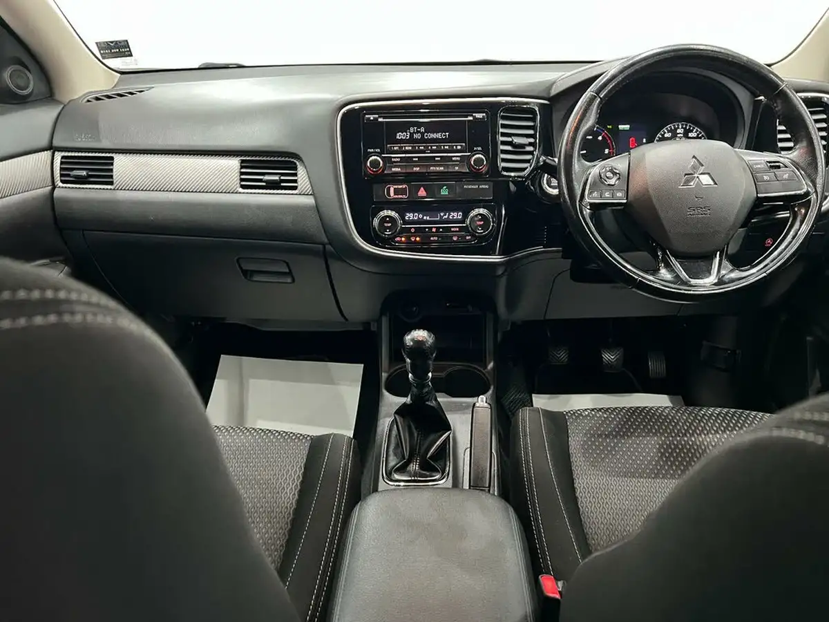 2016-mitsubishi-outlander-22di-d-gx3-7st-big-33