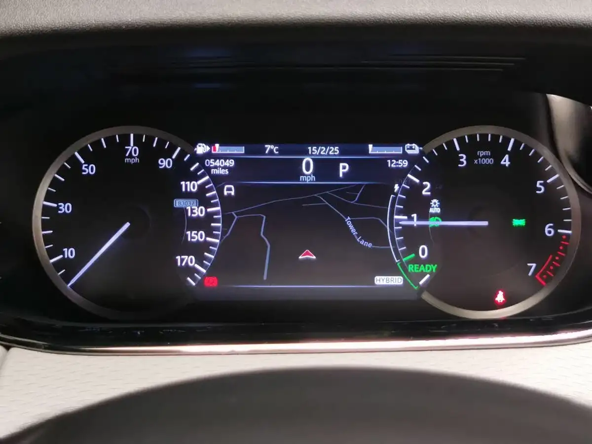 2022-land-rover-range-rover-evoque-15-p300e-r-dynamic-s-big-26