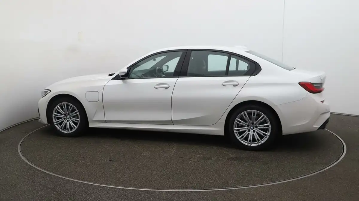 2019-bmw-3-series-20-330e-m-sport-plus-pack-big-55