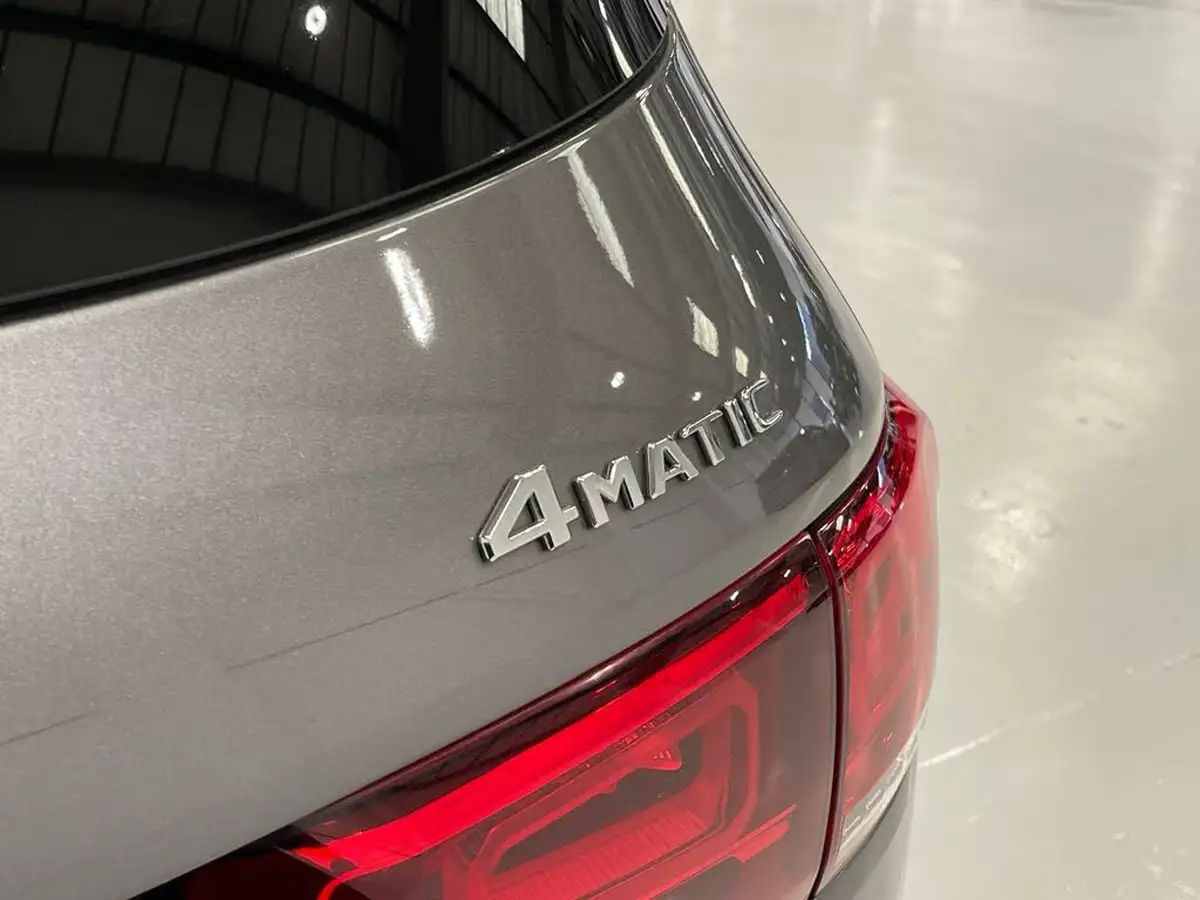 2020-mercedes-benz-glb-class-20d-glb220d-amg-line-premium-5-big-25