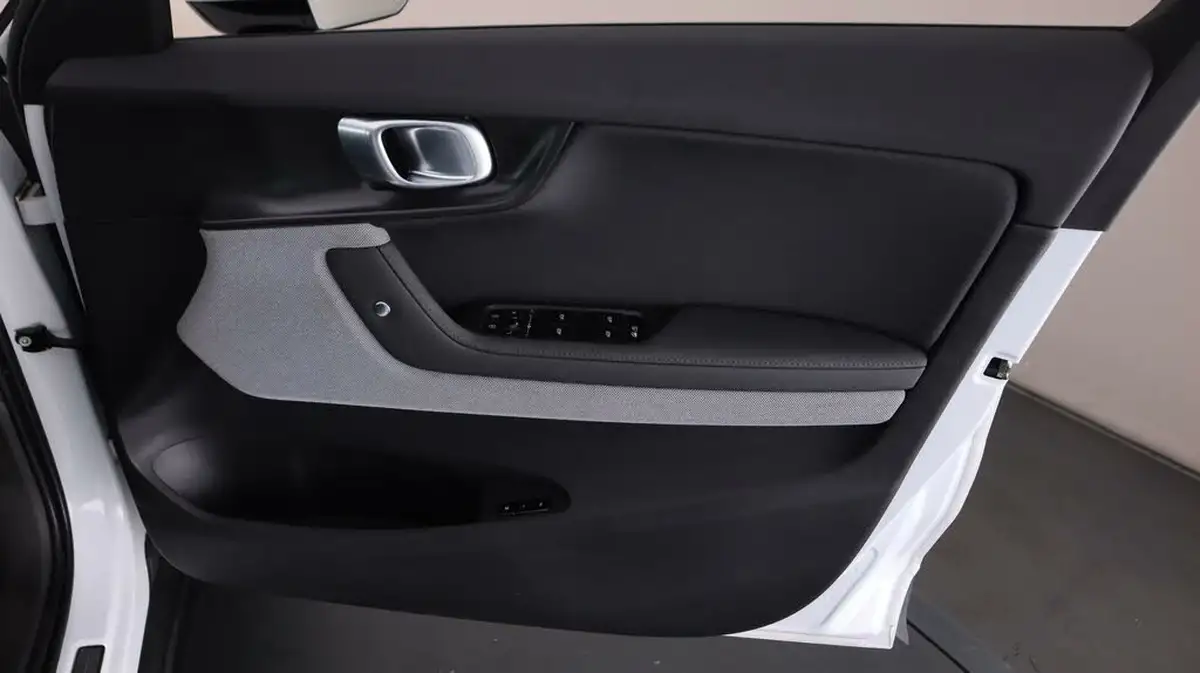 2022-polestar-polestar-2-e-ps2-165kw-standard-single-hatchback-big-14
