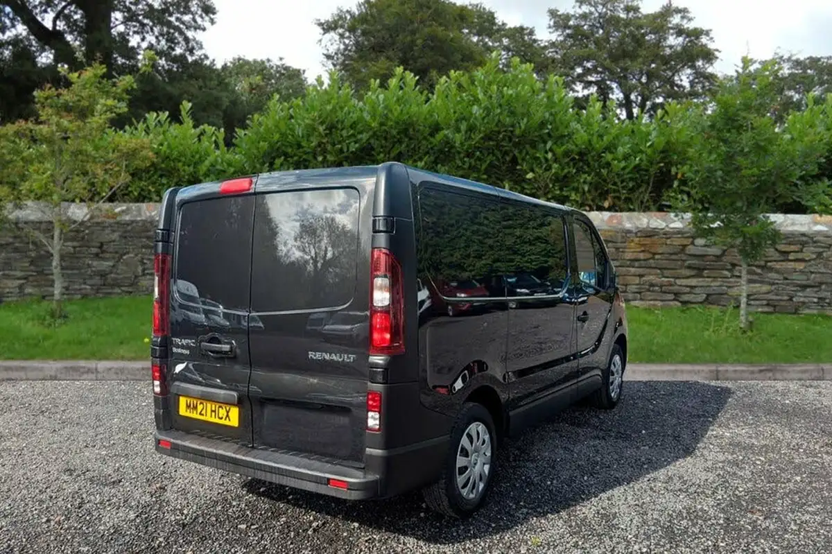 2021-renault-trafic-20dci-sl30-energy-120-business-panel-big-4